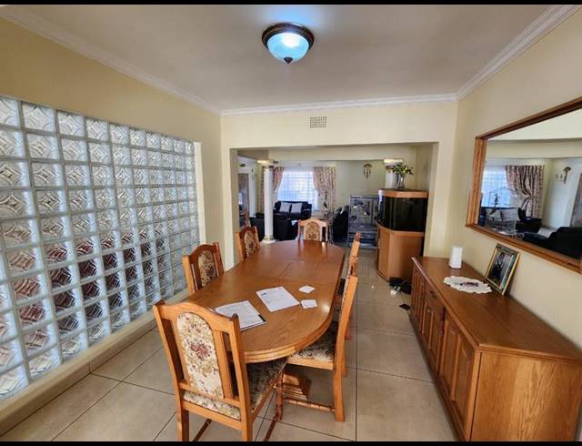 5 BEDROOM HOUSE FOR SALE IN BRACKENHURST